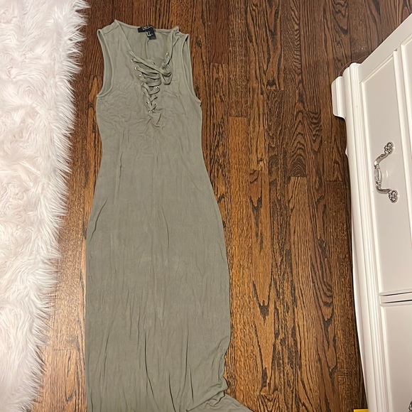 Forever 21 Dresses & Skirts - Maxi dress green
